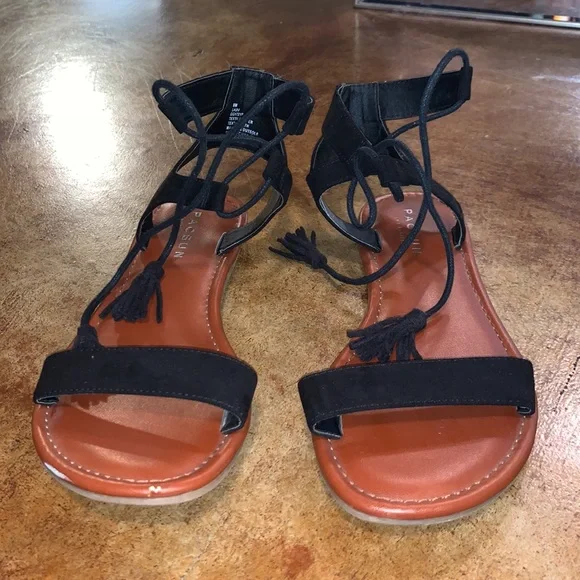 Womens Sandals - Picture 2 of 9